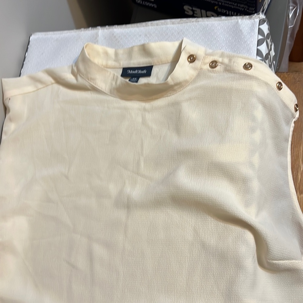 ModCloth Cap sleeve blouse